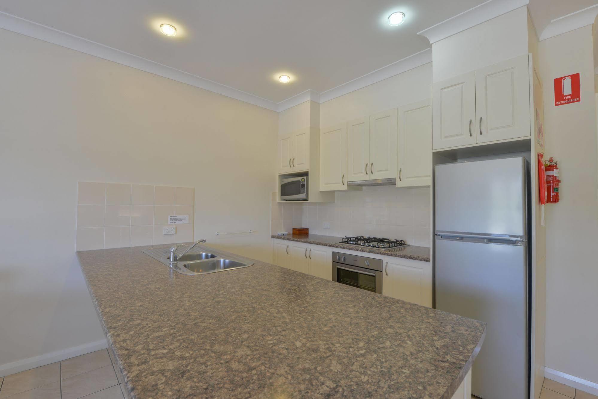 تامفورث Cadman Motor Inn And Apartments المظهر الخارجي الصورة
